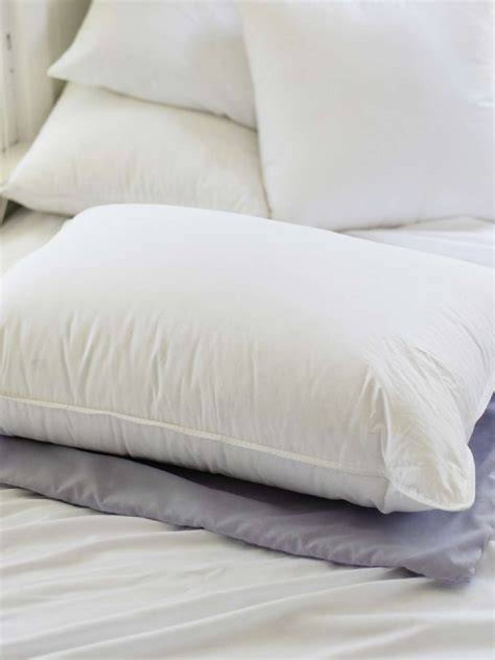 The 4 Best Pillows That Don't Go Flat In 2022